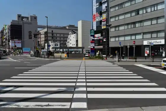 アパホテル前の横断歩道